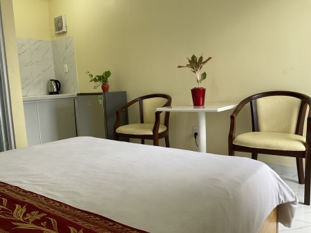 Căn hộ cao cấp đủ nội thất, sân vườn,trên tầng cao KS 2 sao, thang máy, đỗ ô tô, lễ tân, bảo vệ 24/7