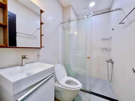 Căn hộ Studio siêu đẹp full nội thất mới có ban công + thang máy, 35m2, 1 phòng ngủ, 1 toilet