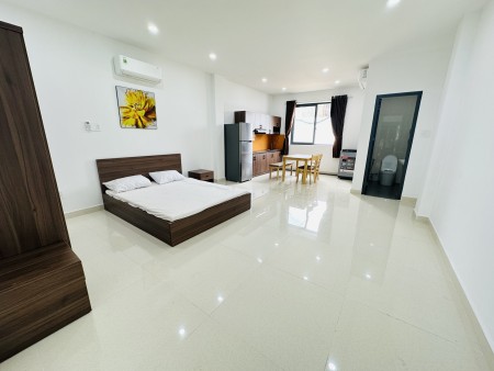 Khai trương chdv cực rộng 45m2 - full nội thất cao cấp - nhà mới 100% - ngay mặt tiền đường., 45m2, 1 phòng ngủ, 1 toilet
