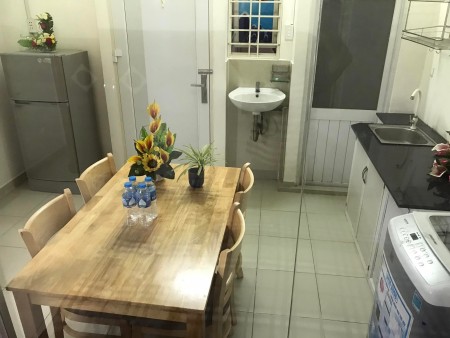 Cho thuê căn hộ 2 phòng ngủ, full nt cạnh chợ Hoàng Hoa Thám, Etwon, Bàu Cát, 45m2, 2 phòng ngủ, 1 toilet