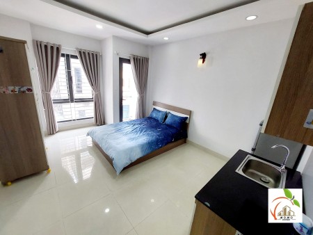 Căn hộ Bancon - Cửa sổ gần Công Viên Tao Đàn, BV Từ Dũ , ĐH kinh tế  , BÙI THỊ XUÂN Q1