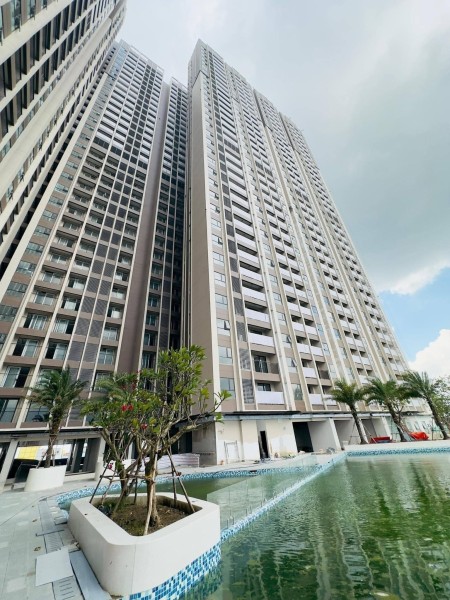 Cho thuê căn hộ 2pn Opal Skyline giá 6tr bao PLQ 1 năm nhận nhà 30/09.