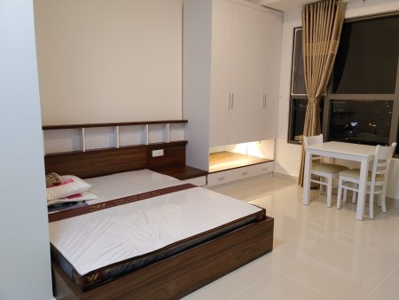 The Sun Avenue cho thuê studio 10,5 triệu full nội thất 33m2 có ban công rất thoáng đẹp