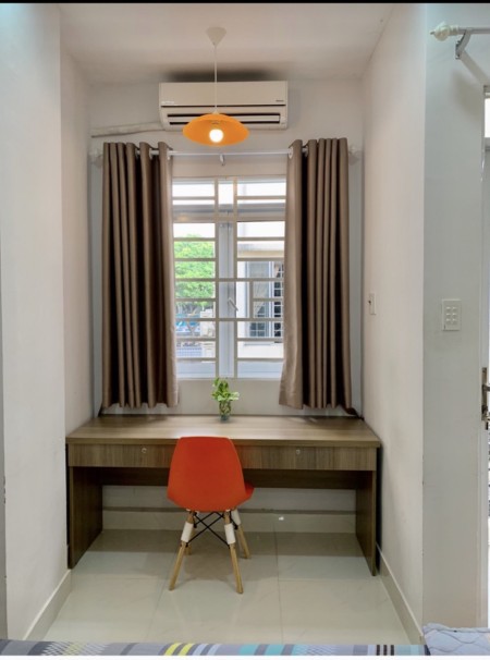 Căn hộ full nội thất, ban công, gần Huflit, UEH, OU, Vạn Hạnh Mall, BV Nhi Đồng 1, 40m2, 1 phòng ngủ, 1 toilet