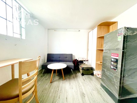 Căn hộ duplex tại Quận 1 với đầy đủ nội thất, hệ thống nóng lạnh và NLMT, giá chỉ 5 triệu/tháng