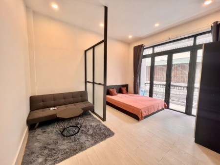 Căn hộ cao cấp full nội thất - ban công ngay CV Hoàng Văn Thụ - Trường Sơn - sát sân bay