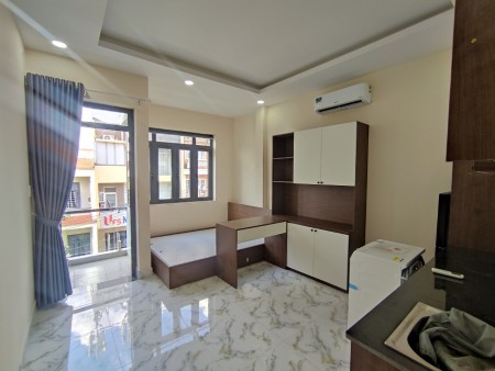 Cửa sổ sáng, ban công rộng thoáng mát Nguyễn Văn Thương, Bình Thạnh