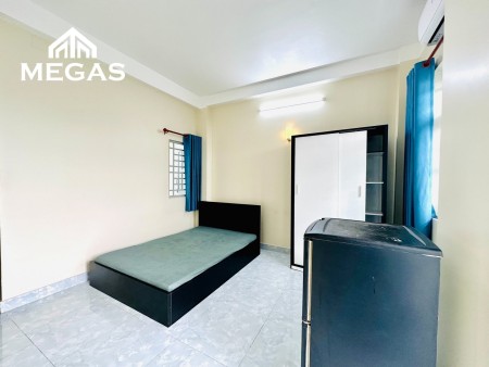 Căn hộ ban công full nội thất ngay sân bay