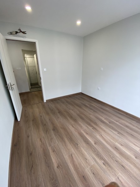 Cho thuê 2N1WC 55m NB tòa I3 9tr/th miễn phí DV Vinhomes Smart City