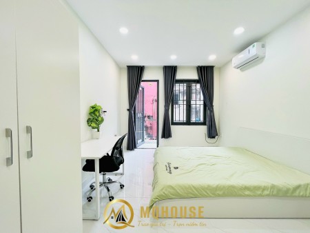 Cách chợ bên thành 100m, Ngay Thủ khoa Huân có ban công máy giặt riêng