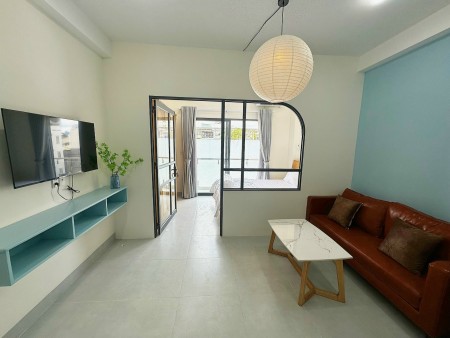 Căn hộ 1 phòng ngủ, đầy đủ tiện nghi, gần Phú Nhuận, Hoàng Sa, Trường Sa, ban công thoáng
