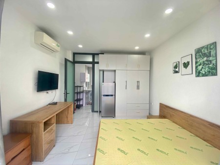 Cho thuê Căn Hộ Dịch Vụ dạng 1PN tách bếp, có Balcon rộng ở mặt tiền Võ Thị Sáu, Quận 3