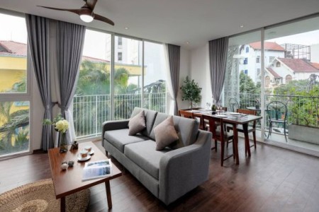 Cho thuê căn hộ tầng 3 street view tại Tây Hồ. LH ZALO 0355666049 (Ngọc Ngân), 90m2, 2 phòng ngủ, 2 toilet
