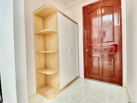 Căn hộ full nội thất có cửa sổ gần sân bay tại Yên Thế , Tân Bình