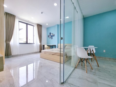 Cho thuê căn hộ 1 phòng ngủ - nội thất cao cấp - máy giặt riêng - gần đường Phan Đăng Lưu, Phú Nhuận