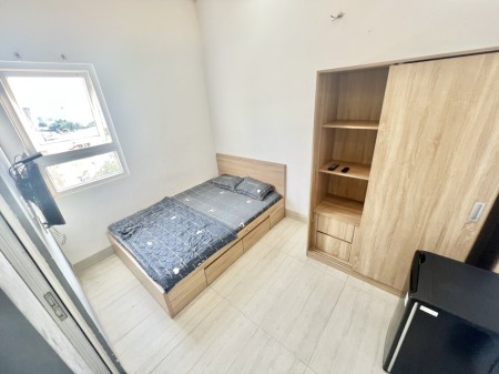 Cho thuê căn hộ Full Nội Thất Như Hình Gía Rẻ, Hầm xe, Bảo Vệ, Thang máy Gần Hutech, Ung Văn Khiêm