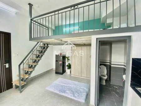 Căn hộ duplex cao cấp, đủ nội thất sang trọng, có ban công thoáng, vị trí trung tâm Quận Tân Phú