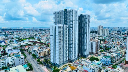 Cho thuê căn hộ 3PN - 2 ban công, 97m2, có 4 máy lạnh, tầng cao với view thoáng, đầu tháng nhận nhà