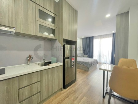 Căn Hộ Full Nội Thất Ban công, Gần Ngã tư Thủ Đức, gần Coopmart, trường SPKT, Hutech, UFM