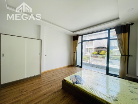 Căn Hộ Ban Công - Full Nội Thất - Giá Tốt - Ngay Cầu Tham Lương - KCN Tân Bình