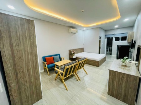 Studio full nội thất, ban công, máy giặt riêng, gần UFM, KCX sát Q4