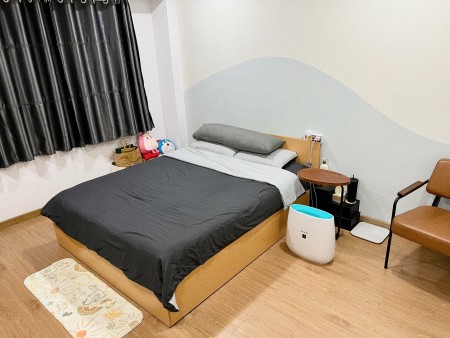 Căn hộ 1 phòng ngủ, ban công, mặt tiền trung tâm - Cô Giang, Quận 1