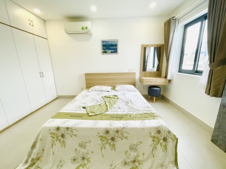 Căn hộ penthouse 1 phòng ngủ, ban công full nội thất, máy giặt riêng gần Ngã Tư Phú Nhuận