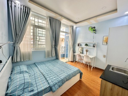 Cho thuê căn hộ studio Quận 1. Gần ngã sáu Phù Đổng, 30m2, 1 phòng ngủ, 1 toilet