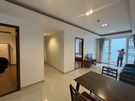 Cho thuê căn hộ 2 phòng ngủ tại chung cư Sky Center, Quận Tân Bình