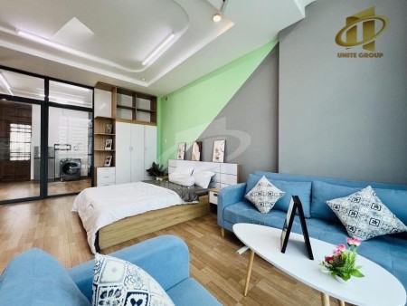 Căn hộ 1 phòng ngủ, cửa sổ, máy giặt riêng full nội thất gần cầu Thị Nghè, Ngã Tư Hàng Xanh