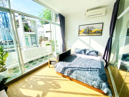 Căn hộ 1 phòng ngủ, ban công, máy giặt riêng full nội thất gần cầu Thị Nghè, Ngã Tư Hàng Xanh