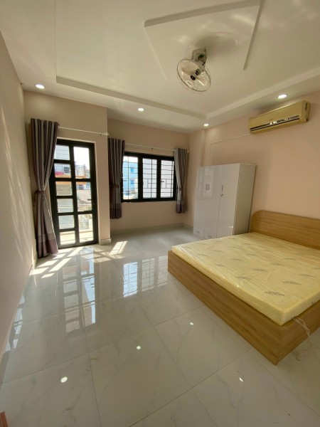 Căn Hộ 1PN ban công gần Cầu Calmette Giáp Quận 1, Quận 2, Quận 7  FULL NT