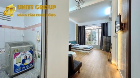 Căn hộ full nội thất có ban công Q1