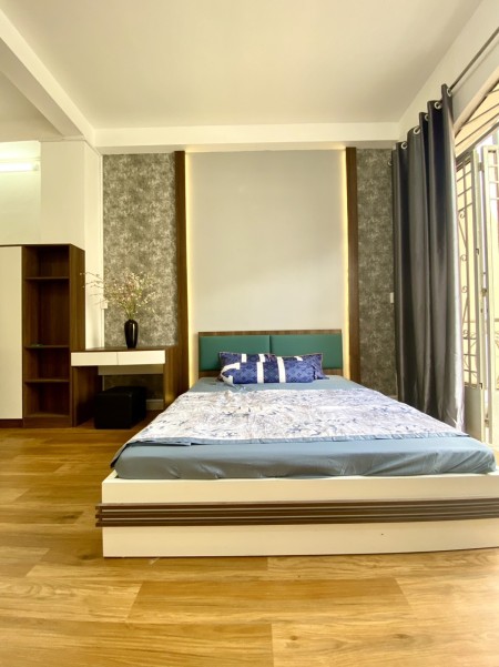 CHDV mới 100% full nội thất mặt tiền đường ô tô, TT Q1