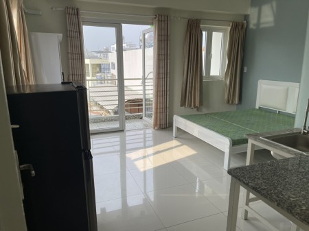 Thuê ngay chiếc phòng 30m2, full nội thất Hoàng Hoa Thám, Bình Thạnh gần Chợ Bà Chiểu