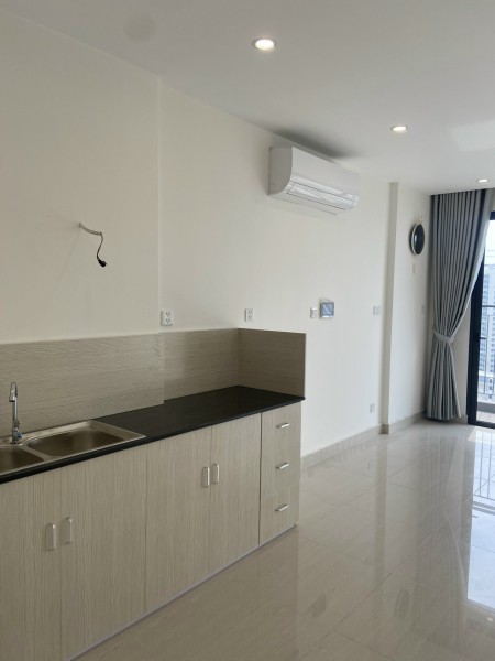 Cho thuê căn 2PN+ kệ bếp, rèm chỉ 7 triệu/tháng tại Vinhomes Quận 9