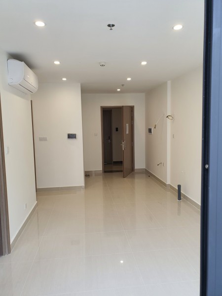 Cho thuê căn 2PN 2WC Vinhomes Quận 9 có rèm, tủ lạnh chỉ 6 triệu