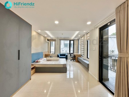 Siêu phẩm Studio diện tích lớn - 2 mặt phủ kính hoàn toàn - Bếp đảo không gian mở