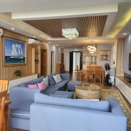 Mình cần cho thuê lại căn hộ Sơn Thịnh 2 - căn 3 ngủ 160m2 cách biển 50m