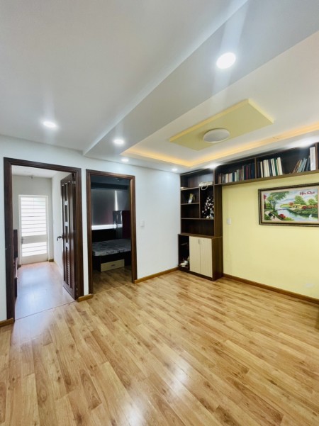 Chủ cho thuê nhanh CHCC Bàu Cát 2, thang bộ tầng thấp, NTCB. LH 0975 0123 08