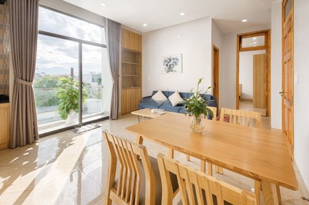 Ở đây có 1 căn hộ mới đẹp, giá siêu hấp dẫn 6tr/th có free dv dọn phòng.