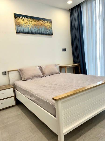 Cho thuê 2 phong ngủ Vinhome Bason nội thất đẹp ở liền