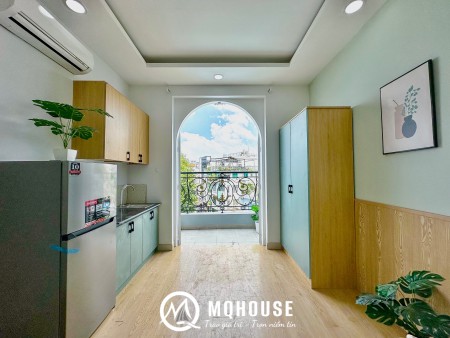 Căn hộ ban công cao cấp full NT mới 100%. Gần cầu Lê Văn Sỹ, Chùa Vĩnh Nghiêm, Quận 3