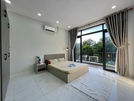 Căn hộ 1 phòng ngủ full nội thất, ban công, ngay khu công nghiệp Tân Bình