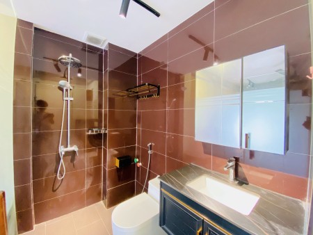 Căn hộ gần đại học kinh tế có ban công