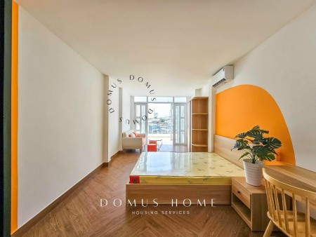 Cho thuê ngay căn hộ full nội thất, ban công, phòng thoáng, ngay Nguyễn Cửu Vân