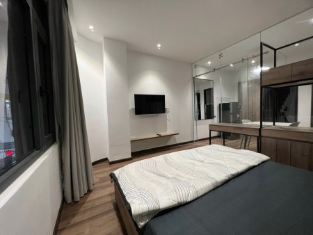 Căn hộ 1pn vách ngăn kính có cửa sổ thoáng mát ngay trung tâm quận 1, FULL nội thất