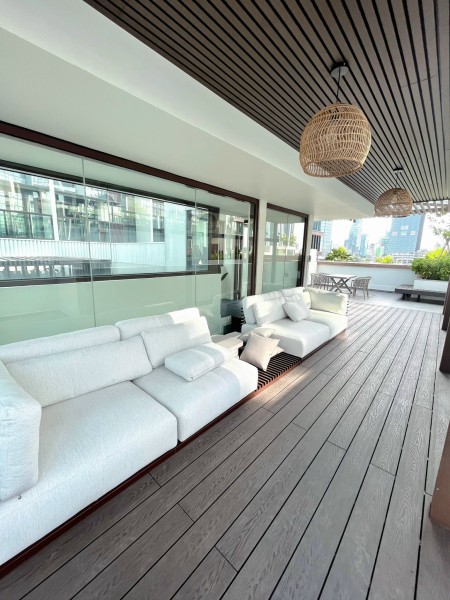 Nhà mới 100% nội thất cao cấp, có sân vườn lớn 2PN 54 triệu ở Galleria