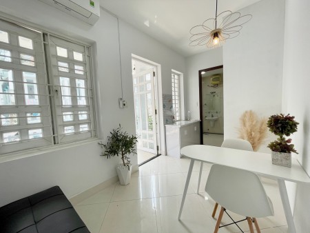 Khai trương căn hộ 1-2 phòng ngủ bancol ngay Điện Biên Phủ - View landmark 81 - full nội thất