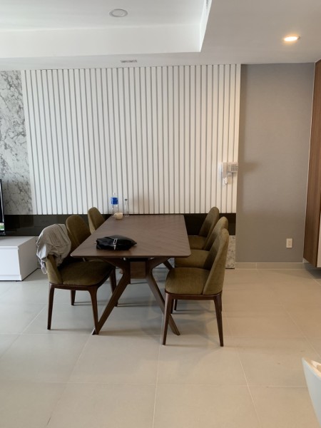 Cho thuê căn hộ Sunrise City View Q7 căn góc, có ban công